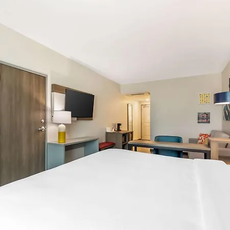 Comfort Suites Fort Myers East I-75-2